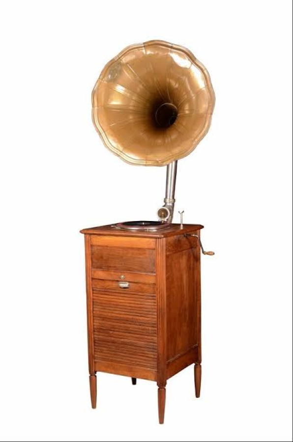 Gramofon Alan Yerler – Nakit Gramofon Alımı | Öncel Antika